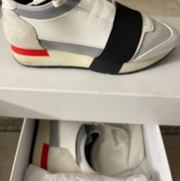 BALENCIAGA the  originally $695 Asking $350             wht, noir, gris (colors) - Picture 2 of 10